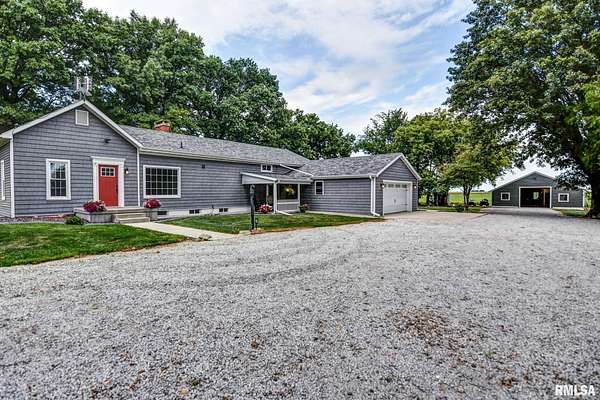 3 Acres of Residential Land with Home for Sale in Taylorville, Illinois