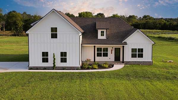 6.2 Acres of Residential Land with Home for Sale in Bell Buckle, Tennessee