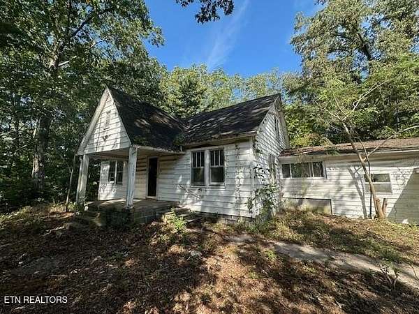 2.2 Acres of Residential Land with Home for Sale in Clinton, Tennessee