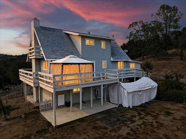 6.5 Acres of Land with Home for Sale in Mariposa, California