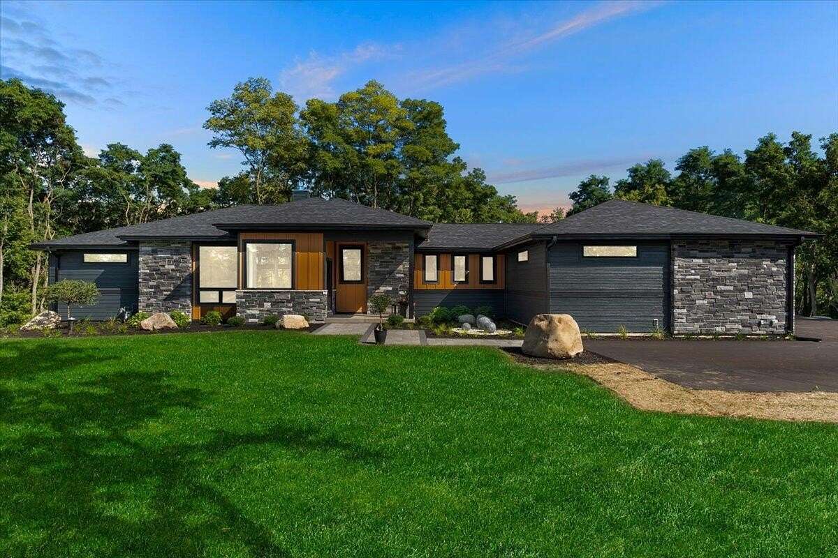 4.58 Acres of Residential Land with Home for Sale in Burlington, Wisconsin