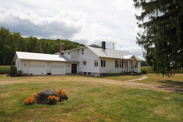 2.5 Acres of Residential Land with Home for Sale in Newark, Ohio