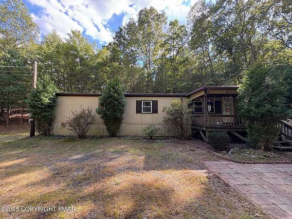 1.67 Acres of Residential Land with Home for Sale in Saylorsburg, Pennsylvania