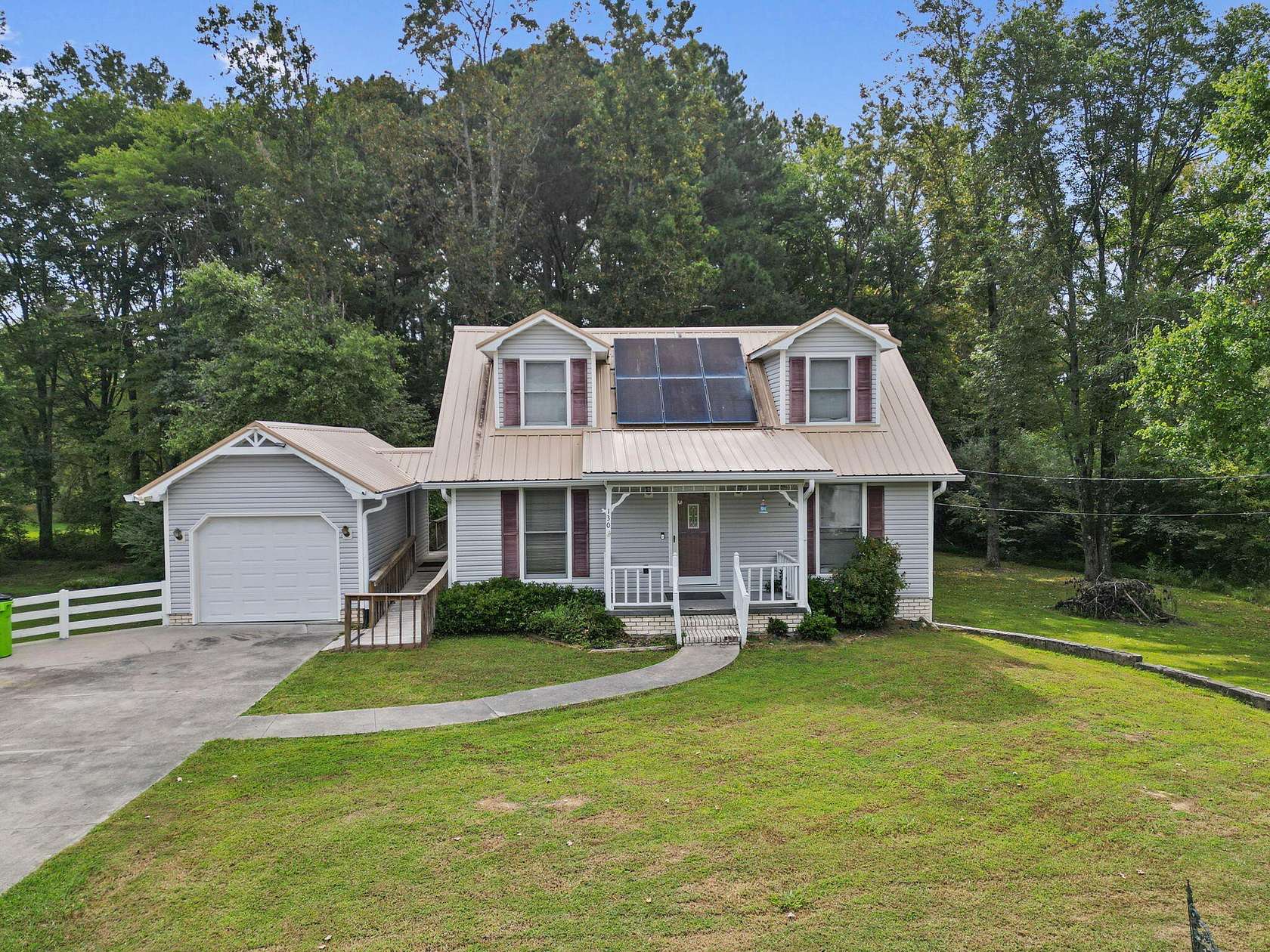 2.13 Acres of Residential Land with Home for Sale in Cleveland, Tennessee