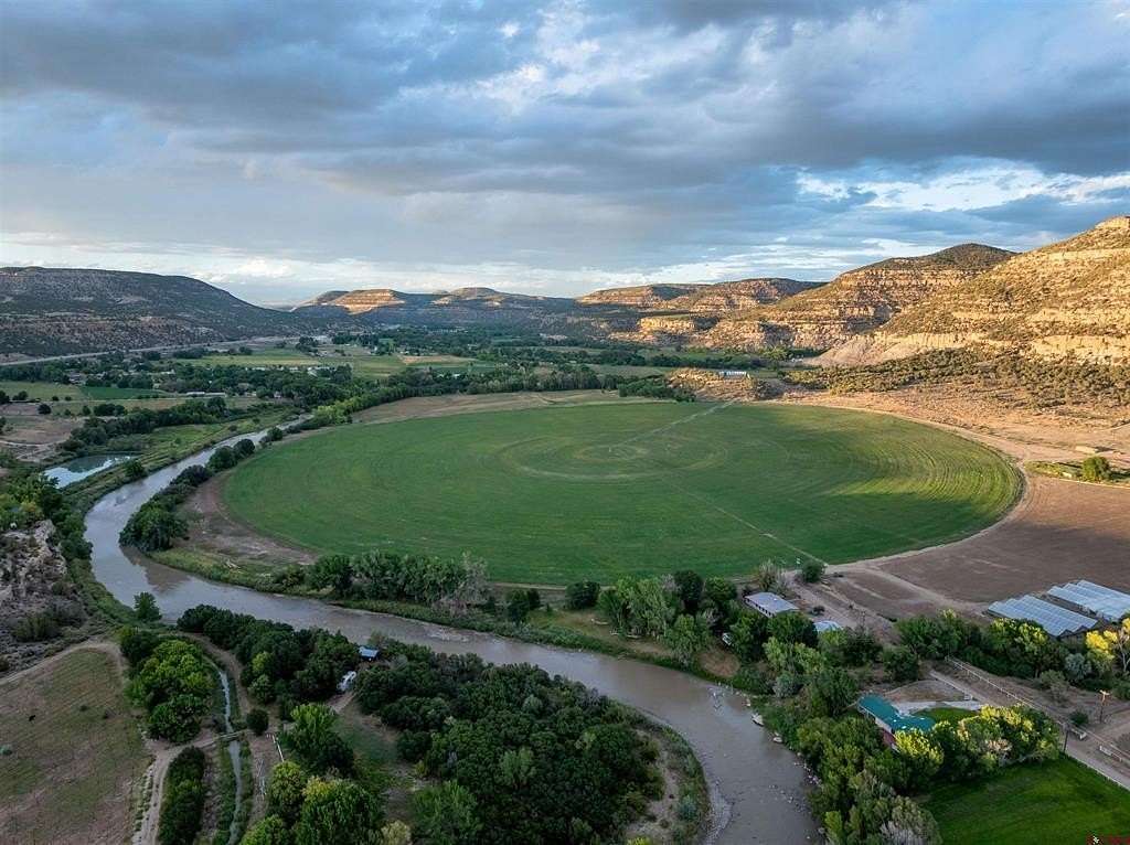 589 Acres of Land with Home for Sale in Aztec, New Mexico