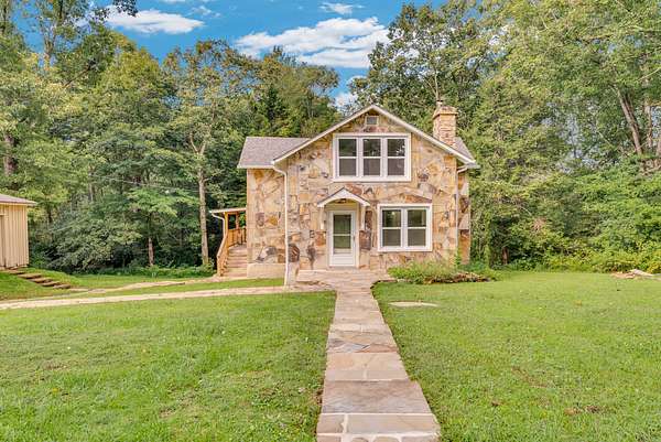 1.7 Acres of Residential Land with Home for Sale in Crossville, Tennessee