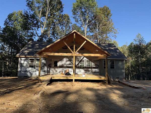 6.83 Acres of Residential Land with Home for Sale in Bonnieville, Kentucky