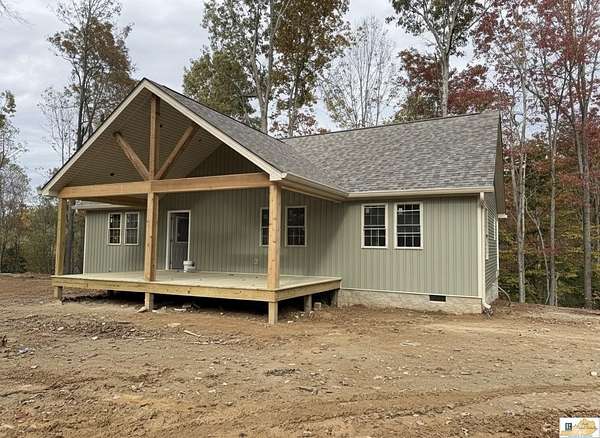 6.83 Acres of Residential Land with Home for Sale in Bonnieville, Kentucky