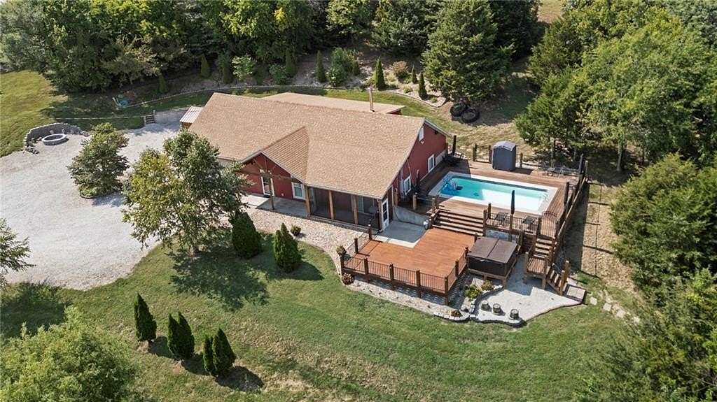 3.19 Acres of Residential Land with Home for Sale in Paola, Kansas