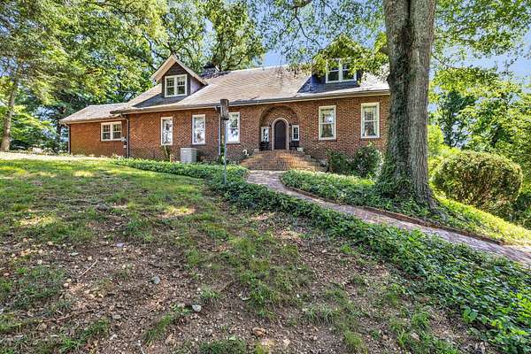 2.5 Acres of Land with Home for Sale in Chattanooga, Tennessee