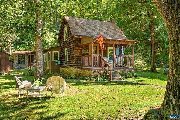 37 Acres of Land with Home for Sale in Roseland, Virginia