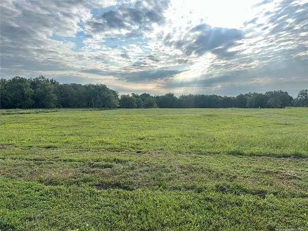 2 Acres of Residential Land for Sale in Morris, Oklahoma