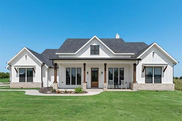 2.67 Acres of Residential Land with Home for Sale in Krum, Texas