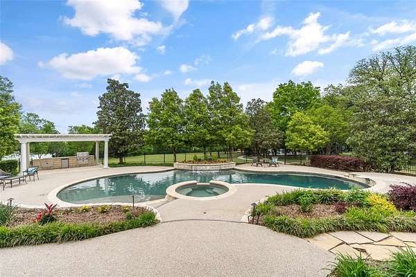 10 Acres of Land with Home for Sale in Sunnyvale, Texas