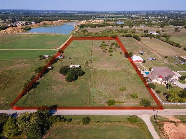 10 Acres of Land with Home for Sale in Aurora, Texas