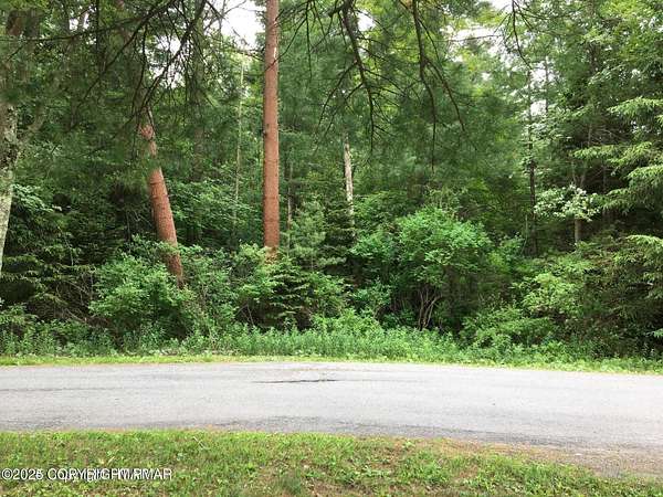 1 Acre of Land for Sale in Pocono Pines, Pennsylvania