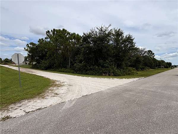 0.25 Acres of Residential Land for Sale in Lehigh Acres, Florida