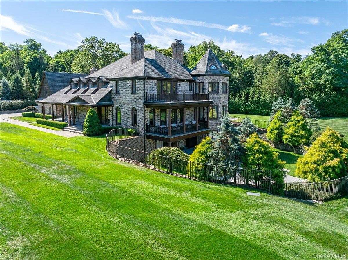 3.9 Acres of Land with Home for Lease in Head of the Harbor, New York