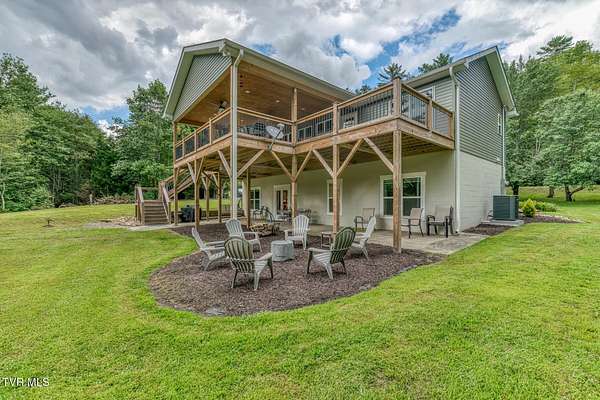 2.68 Acres of Residential Land with Home for Sale in Newland, North Carolina