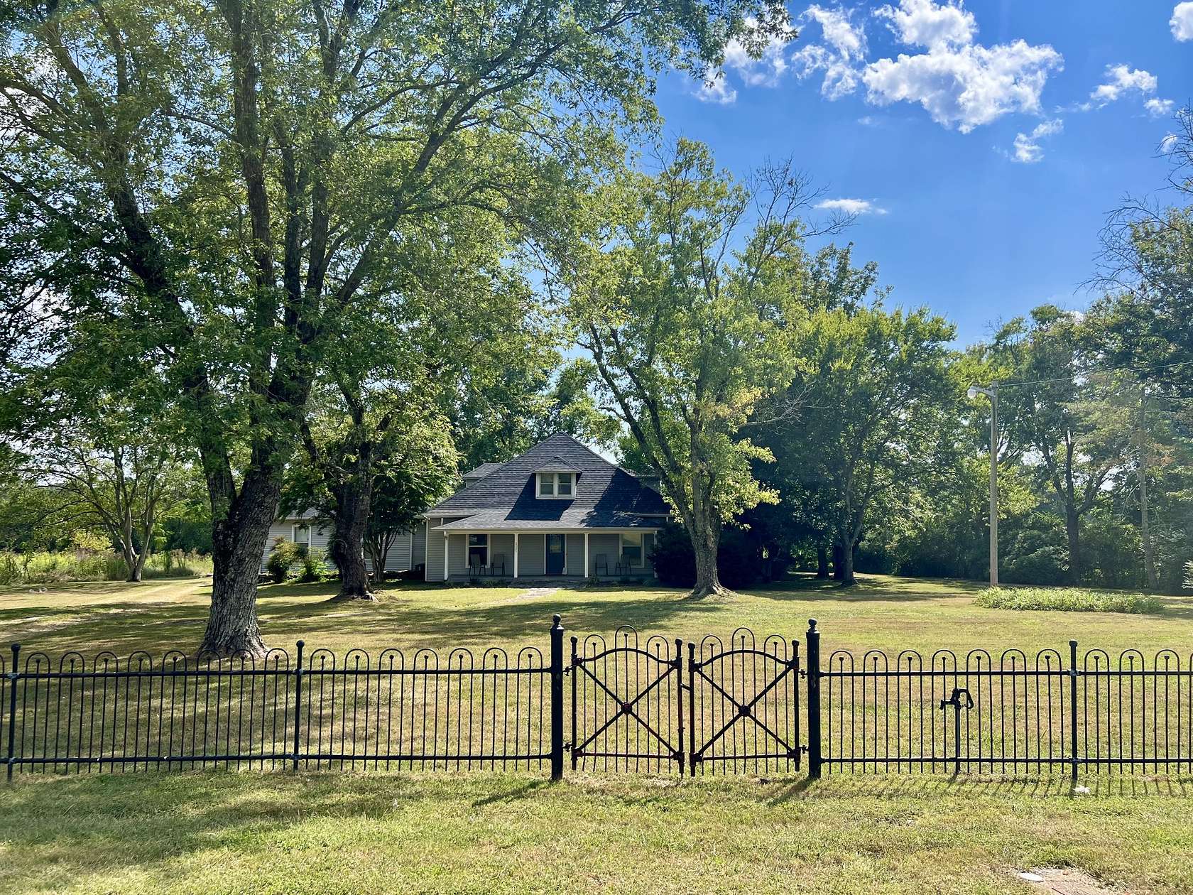4.6 Acres of Residential Land with Home for Sale in Franklin, Tennessee