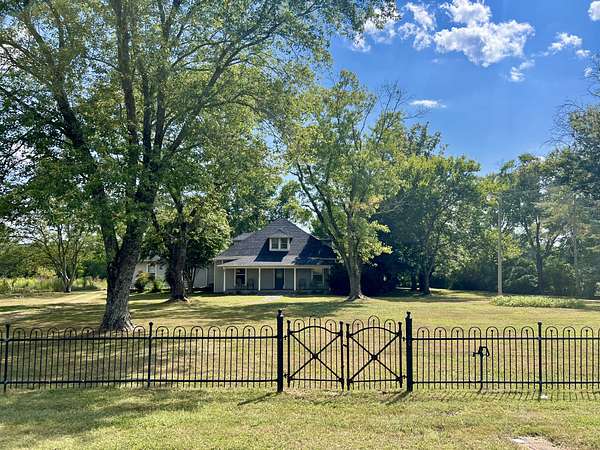 4.6 Acres of Residential Land with Home for Sale in Franklin, Tennessee
