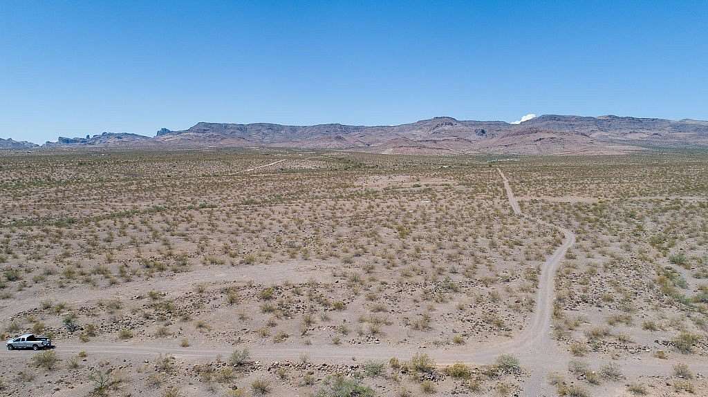 2.35 Acres of Land for Sale in Golden Valley, Arizona