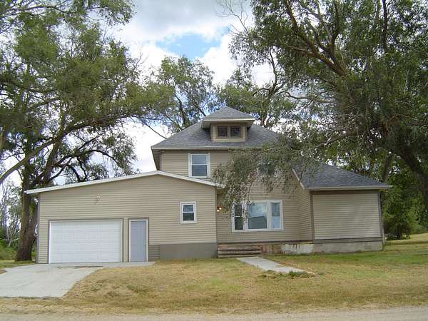 2.23 Acres of Residential Land with Home for Sale in Hawarden, Iowa