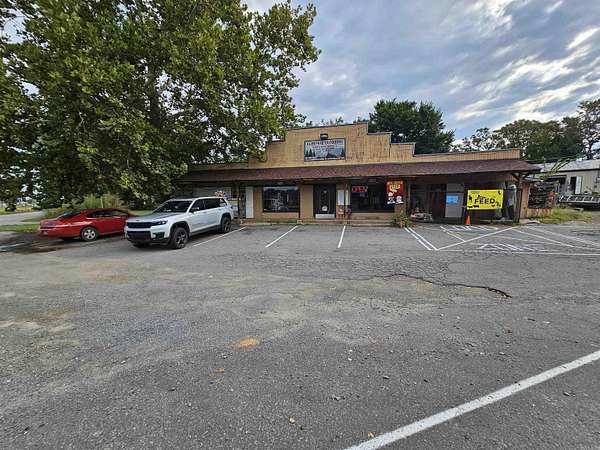 1.5 Acres of Improved Commercial Land for Sale in Jacksonville, Arkansas