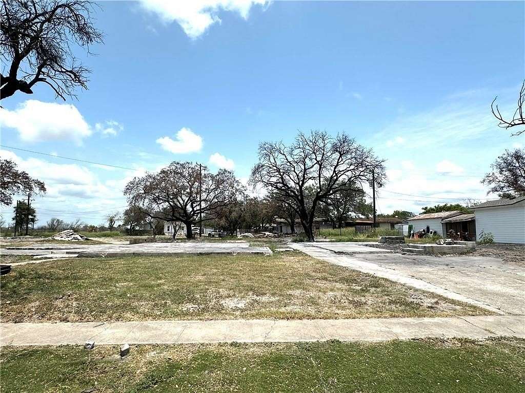 0.15 Acres of Improved Residential Land for Sale in Sinton, Texas
