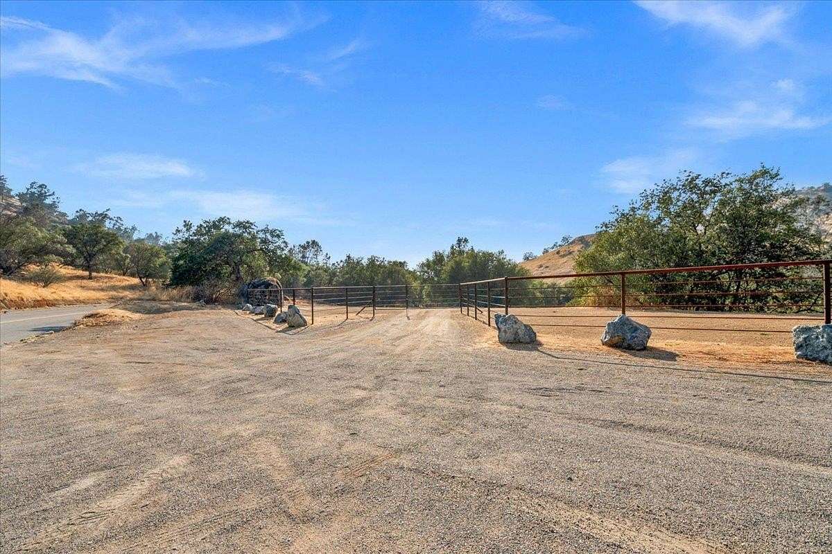 7.83 Acres of Residential Land for Sale in Friant, California