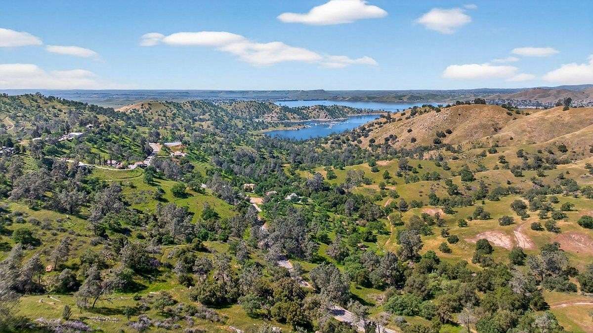 7.83 Acres of Residential Land for Sale in Friant, California