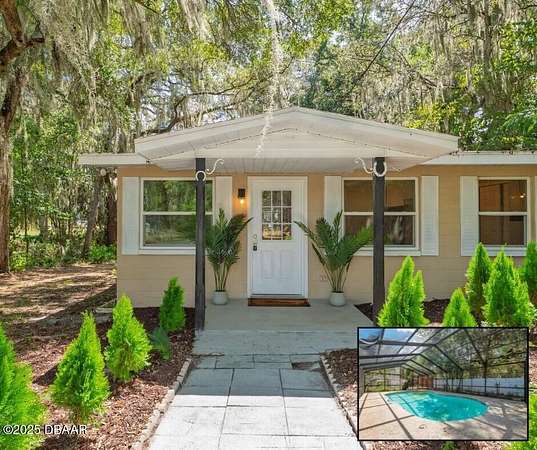 1.5 Acres of Residential Land with Home for Sale in Melrose, Florida