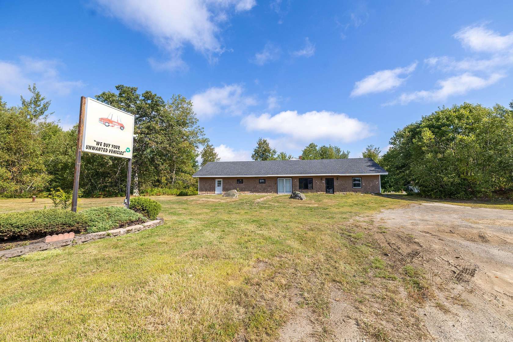 2 Acres of Improved Mixed-Use Land for Sale in Chelsea, Maine