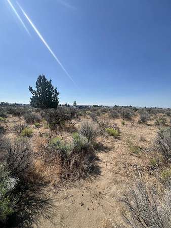 0.33 Acres of Residential Land for Sale in Christmas Valley, Oregon