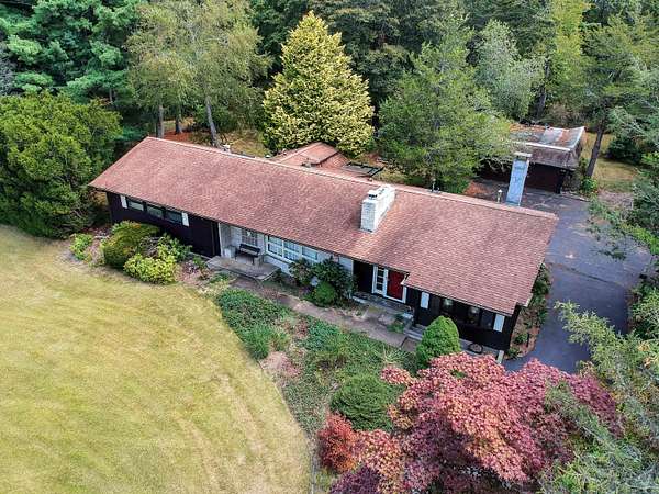 1.85 Acres of Residential Land with Home for Sale in East Lyme Town, Connecticut