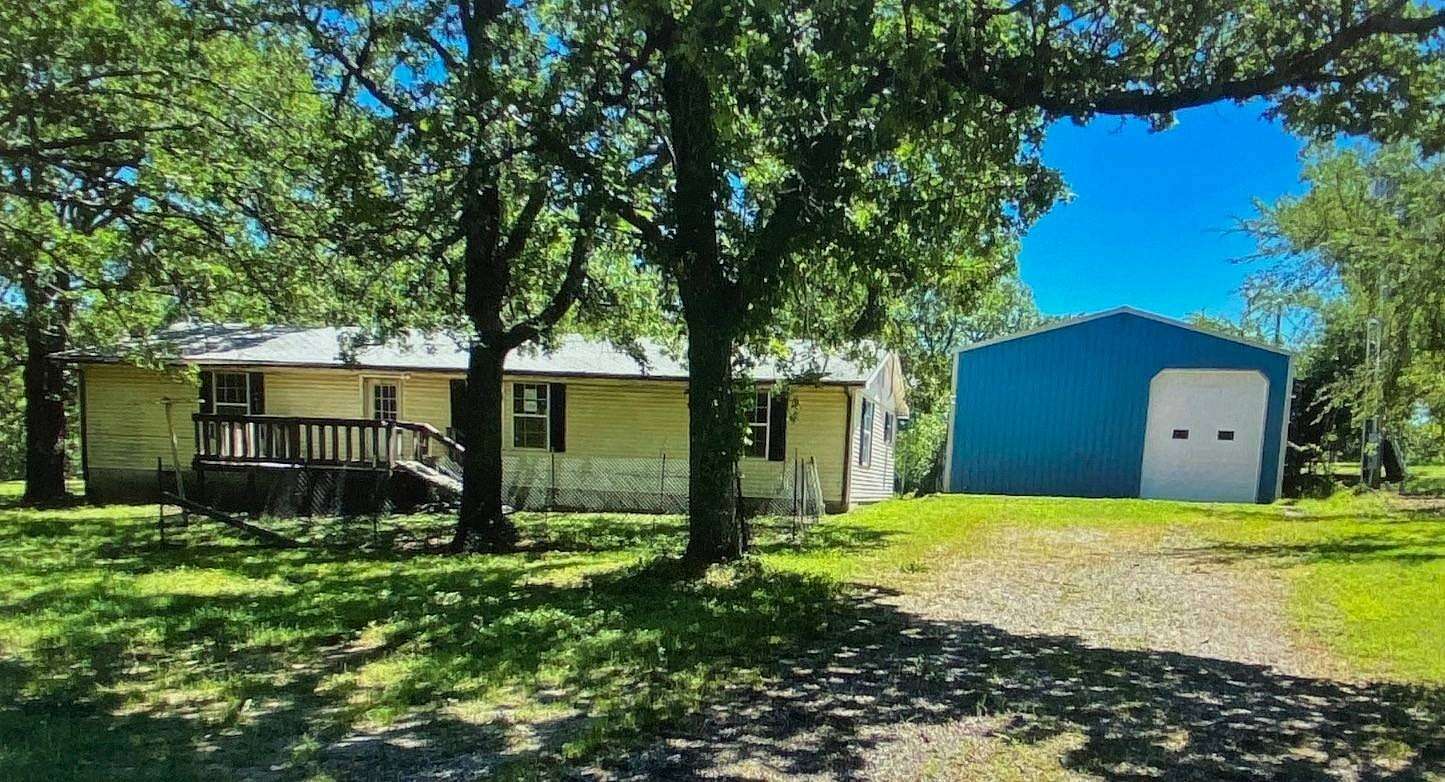 1.54 Acres of Residential Land with Home for Sale in Mounds, Oklahoma