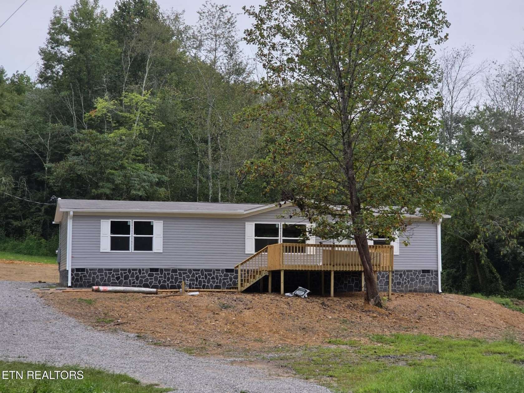 2.72 Acres of Residential Land with Home for Sale in Sweetwater, Tennessee