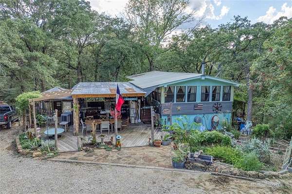 1.83 Acres of Residential Land with Home for Sale in Gordonville, Texas