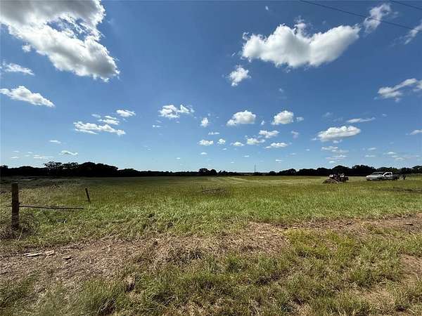 1 Acre of Residential Land for Sale in Mabank, Texas