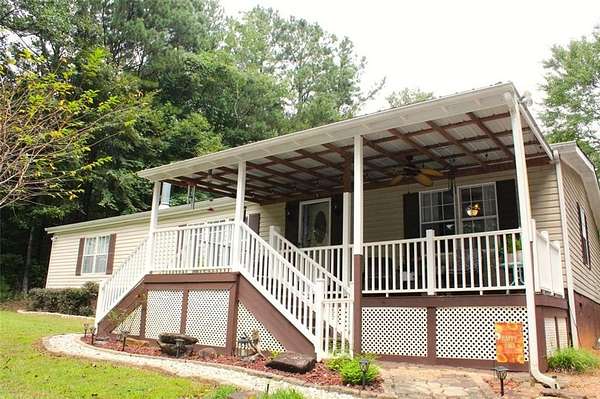 4.75 Acres of Residential Land with Home for Sale in Commerce, Georgia