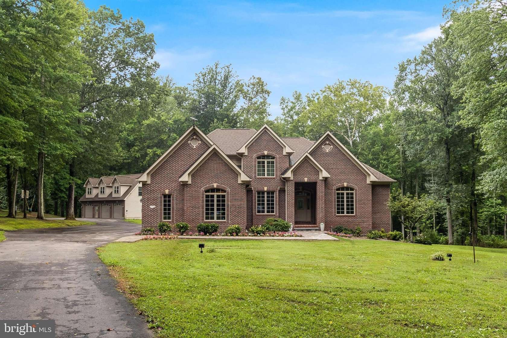 21 Acres of Recreational Land with Home for Sale in Charlotte Hall, Maryland