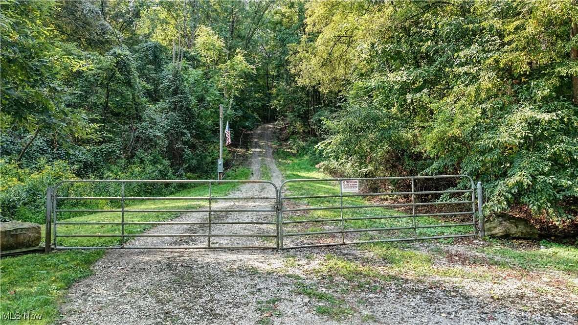 22 Acres of Recreational Land for Sale in Uhrichsville, Ohio