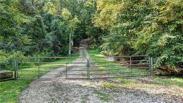 22 Acres of Recreational Land for Sale in Uhrichsville, Ohio