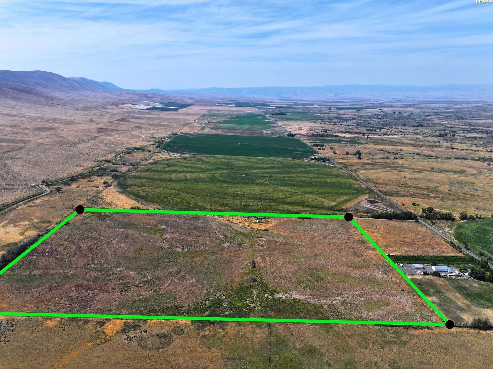 62.6 Acres of Improved Agricultural Land for Sale in White Swan, Washington
