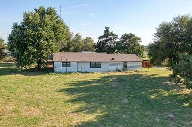 5 Acres of Residential Land with Home for Sale in Cheyenne, Oklahoma