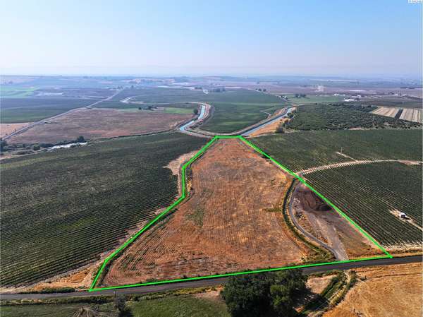 10.5 Acres of Land for Sale in Sunnyside, Washington