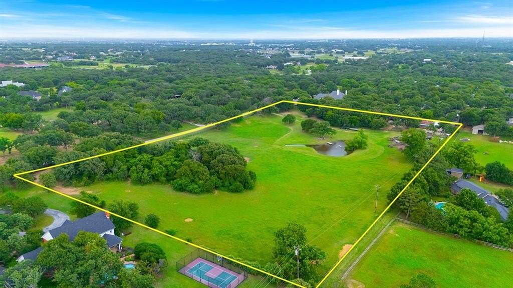 10 Acres of Residential Land for Sale in Bartonville, Texas