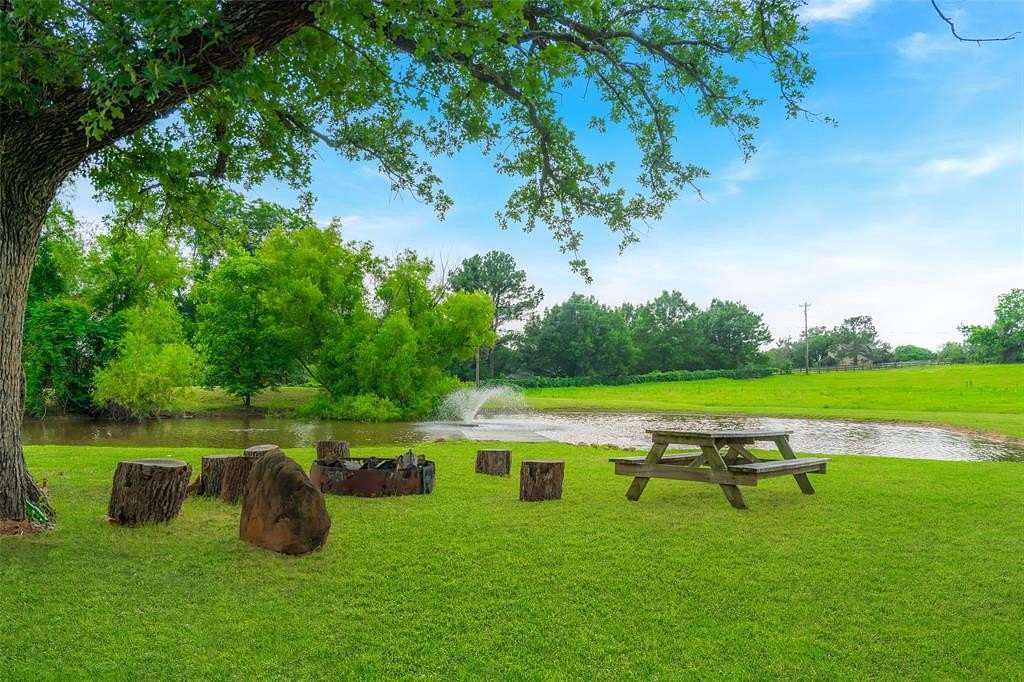 10 Acres of Residential Land for Sale in Bartonville, Texas