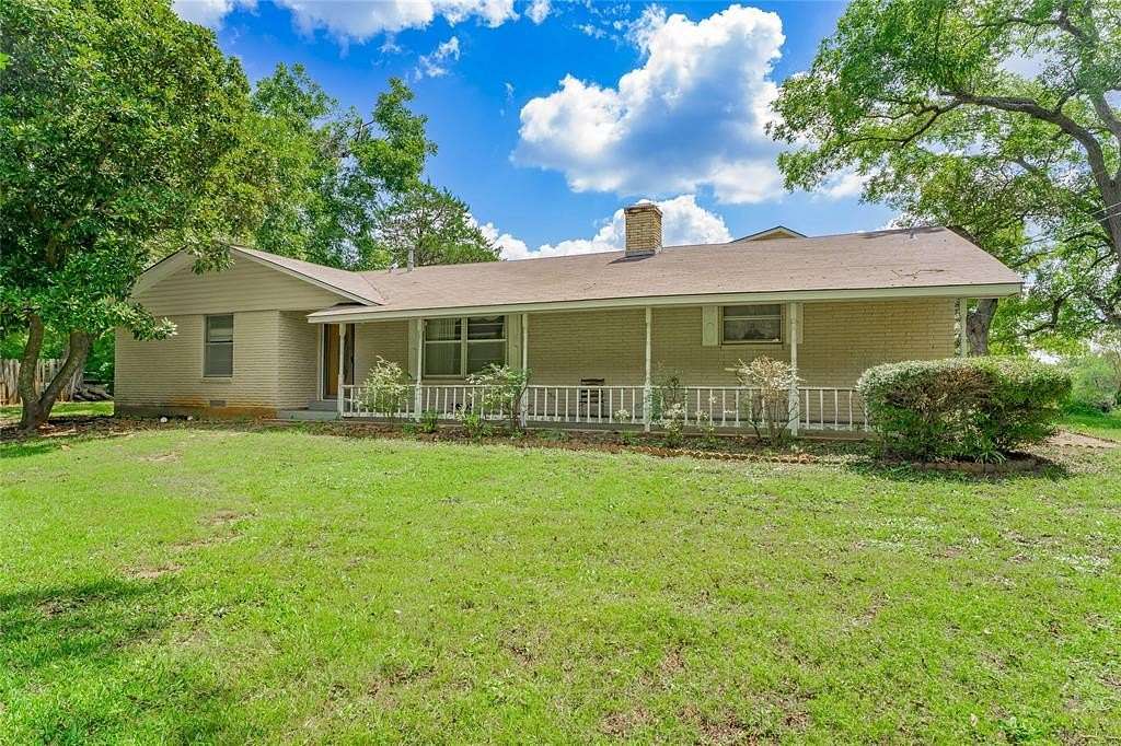 1.84 Acres of Residential Land with Home for Sale in Canton, Texas