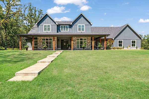 4.42 Acres of Land with Home for Sale in Paris, Texas